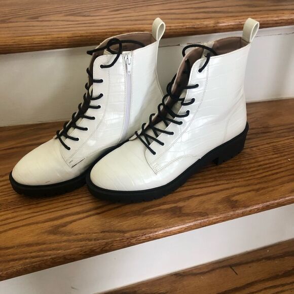 White Fashion Boots Size 10 - Picture 2 of 5